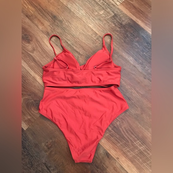 BWT cupshe swimsuit - Picture 2 of 2